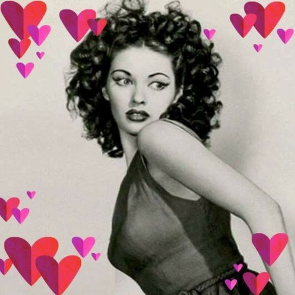 Meet your Posher, Elli - Picture 2 of 2